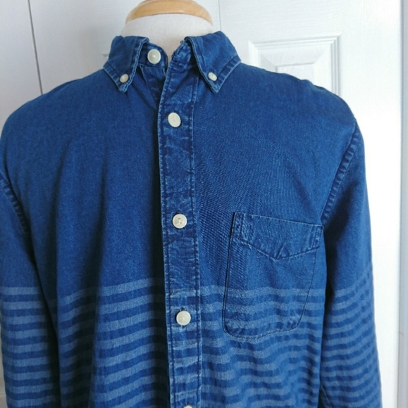 Arizona Jean Co chambray button down top - Picture 2 of 6